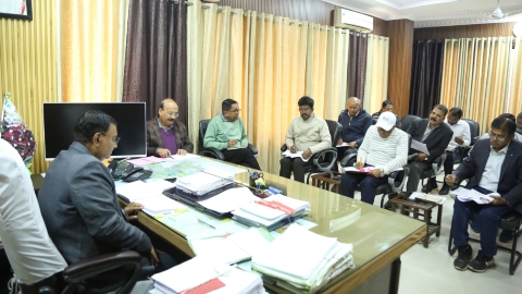 कार्य में प्रगति न देने वाली निर्माण एजेंसी पर पेनल्टी लगाए,जेडी, डीईओ प्रिंसिपल के साथ निरीक्षण कर हैंड ओवर की कार्यवाही करे – संभाग कमिश्नर