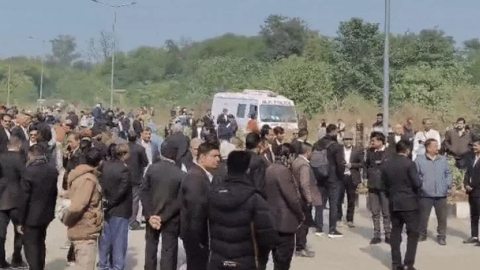 रीवा में नए जिला न्यायालय को उड़ाने की धमकी, ई-मेल से मचा हड़कंप,बम स्क्वॉड ने पूरे कोर्ट परिसर की ली तलाशी