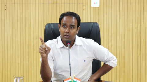 कलेक्टर ने लोकसेवा केन्द्र संचालक गढ़ाकोटा पर की जुर्माना की कार्यवाही