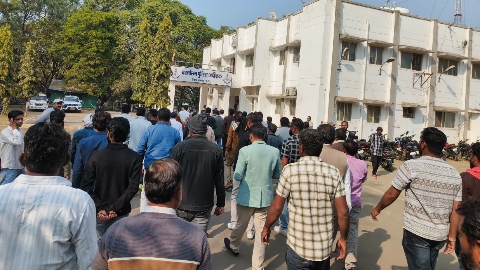 सागर में पीएम रिपोर्ट पर उठे सवाल, हत्या की आशंका के चलते आंदोलन