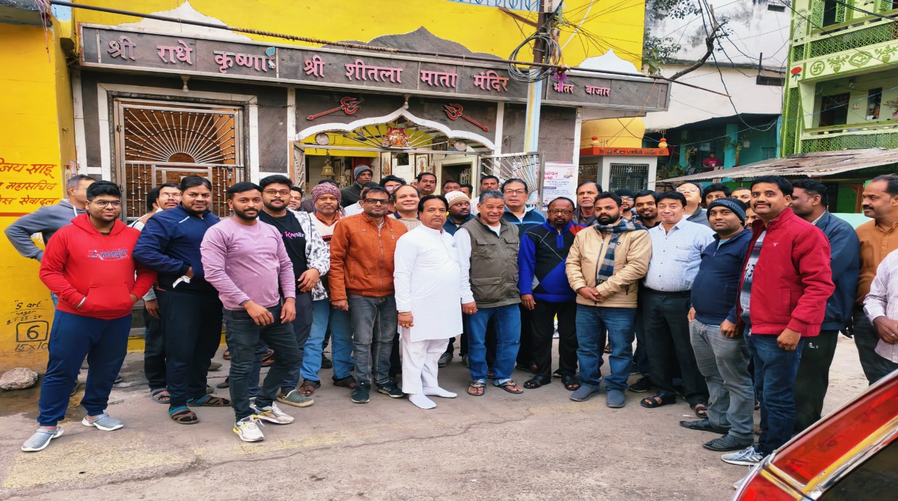 कोतवाली के भीतर बाजार में बढ़ती चोरियों से आहत व्यापारी हुए लामबंद, बाजार में निजी गार्ड लगाने बनी सहमति