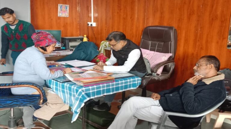 कमिश्नर डॉ. अजय खेमरिया ने किया घरौंदा आश्रम का निरीक्षण