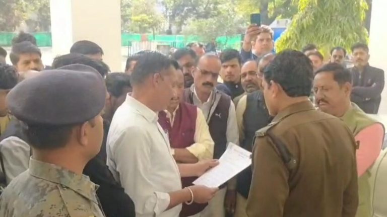 पुलिस की सुस्ती से खफ़ा यादव महासभा, सौपा एसपी को ज्ञापन