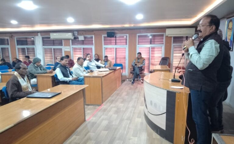 सागर में ननि कर्मचारियों ने लंबित वेतन सहित अन्य मांगों को लेकर आंदोलन की रणनीति बनाई