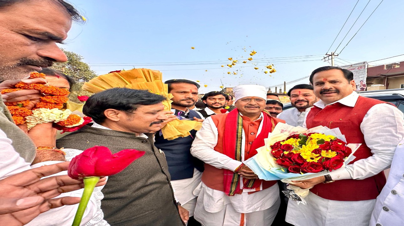 BJP प्रदेश प्रभारी महेंद्र सिंह के नगर आगमन पर विधायक शैलेंद्र कुमार जैन ने किया स्वागत