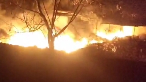 चनाटोरिया फैक्ट्री में आग से हड़कंप, 10 दमकल और आर्मी की टीम ने घंटों बाद पाया काबू