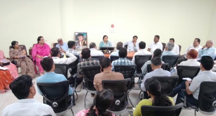 Photomicmeeting3_copy_788x423