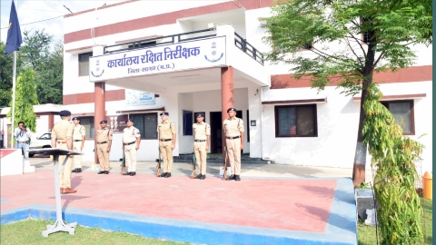 SP अनुराग सुजानिया ने परखी पुलिस फोर्स की फिटनेस और अनुशासन, कर्मचारियों की समस्याएं भी सुनीं