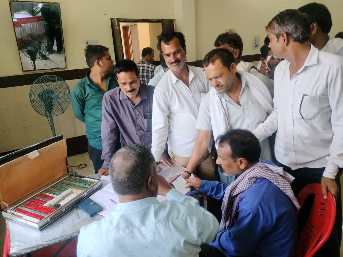 सागर में व्यावसायिक वाहन चालकों के लिए नेत्र परीक्षण शिविर, 132 की जांच
