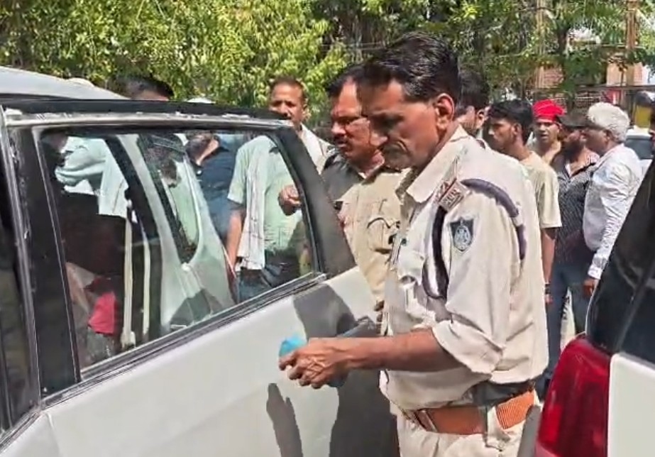 संत के खिलाफ सोशल मीडिया पर आपत्तिजनक पोस्ट के मामले में सागर से तीन संदिग्ध हिरासत में