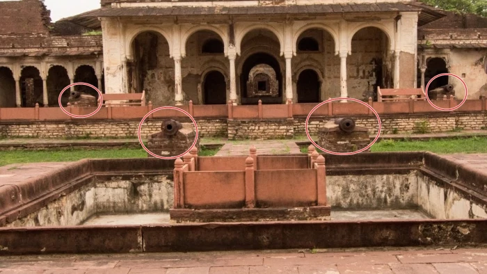 MP के एक किले से 500 साल पुरानी 3 हजार किलो की तोप लूट ले गए 40 से ज्यादा बदमाश
